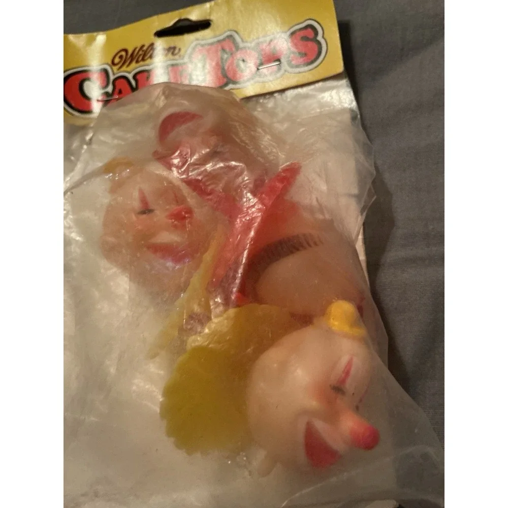 Wilton And Unbranded package has